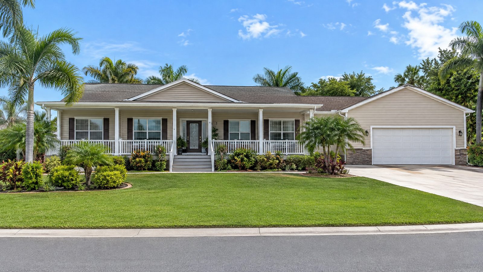 The 5K L-3725B manufactured home exterior